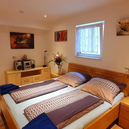 3 Z Moderne Wellnesswohnung - Sauna, Kamin, Parkplatze 65m2 Bis 6 Per * Munich